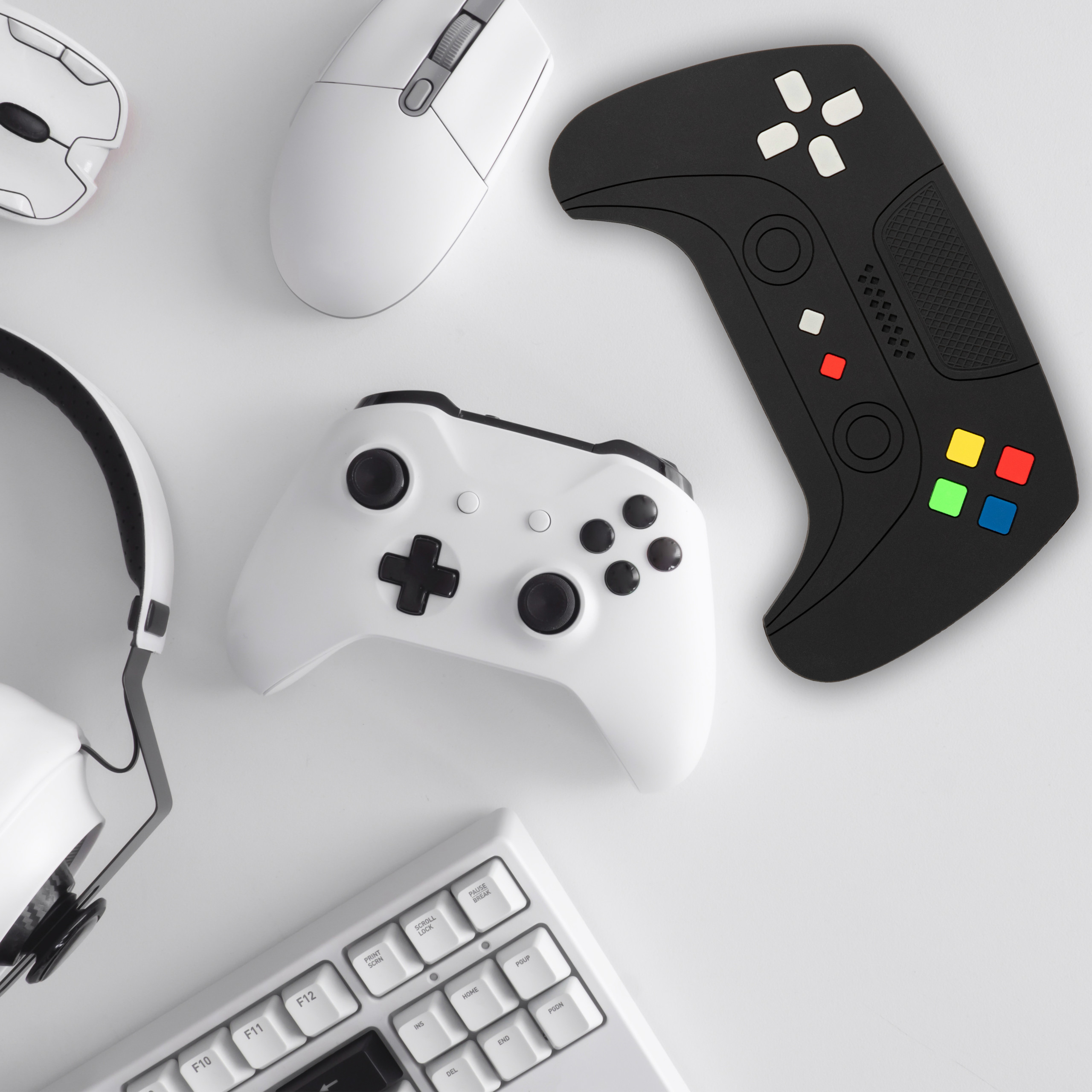 s5___photo-gamer-work-space-concept-top-g