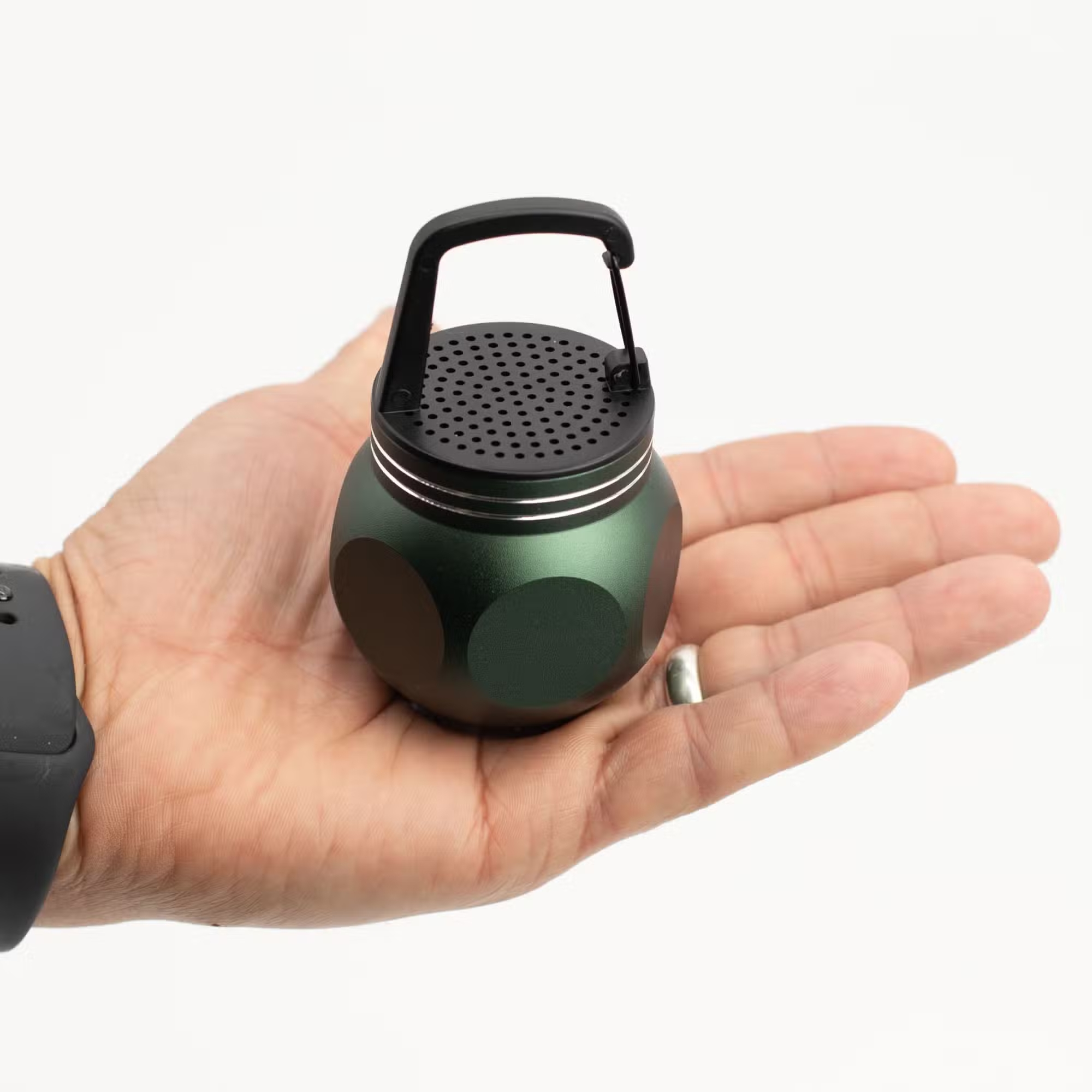 Prenosni mini Bluetooth zvočnik z obešalom – zelen