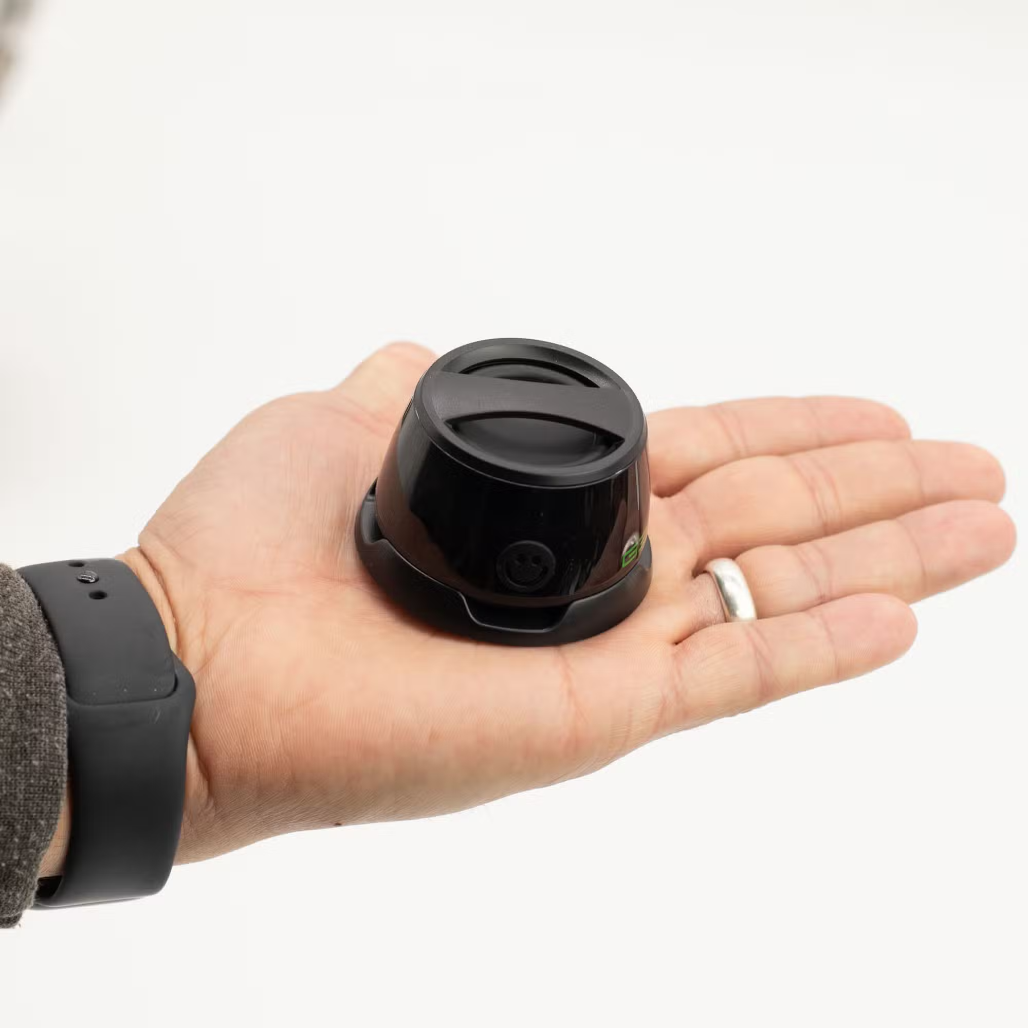 Mini Bluetooth zvočnik G300 – magnetni zvočnik za telefon